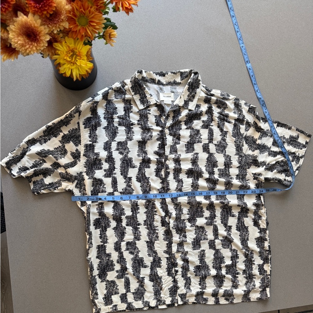 Pull&Bear Monochrome Abstract Pattern Shirt - image 3